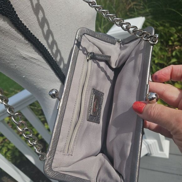 Talbots Metallic Grey Pewter shoulder bag chain strap pebbled leather kisslock - Picture 3 of 11